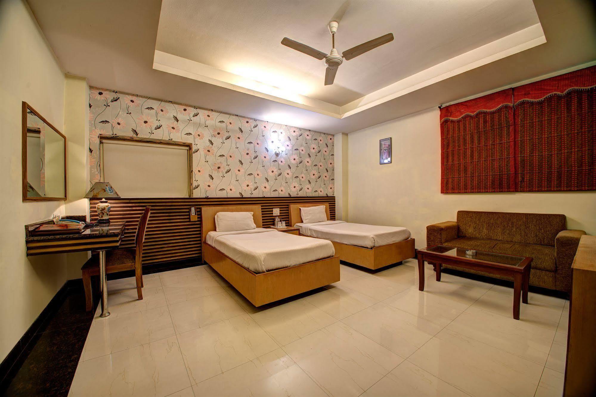 Hotel Pr Residency Amritsar Exteriör bild